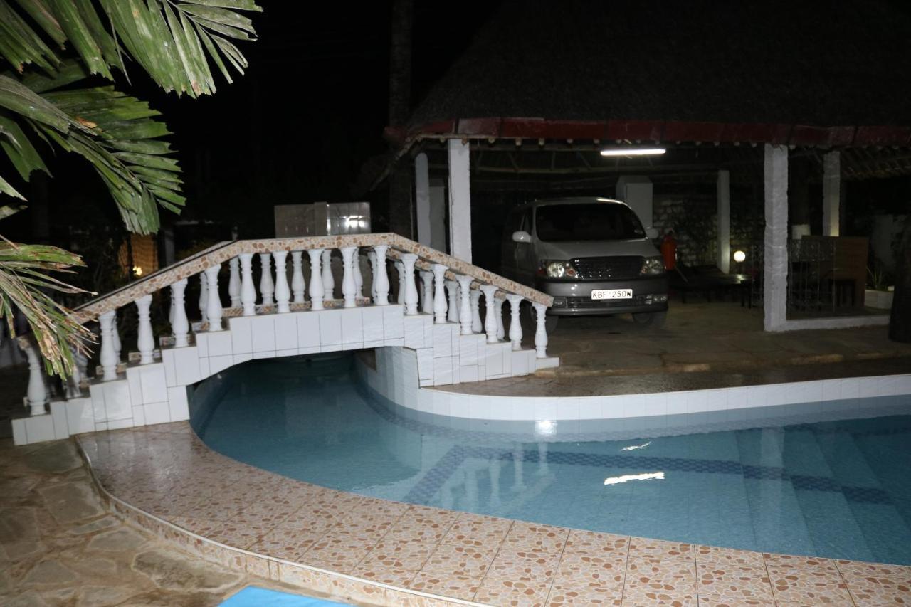 Room In Guest Room - A Wonderful Beach Property In Diani Beach Kenyaa Dream Holiday Place Mombasa Exterior photo